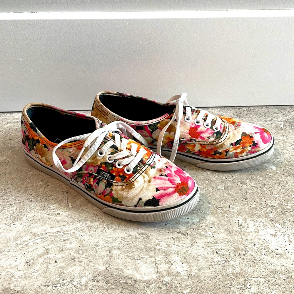 Women’s Floral Print Vans